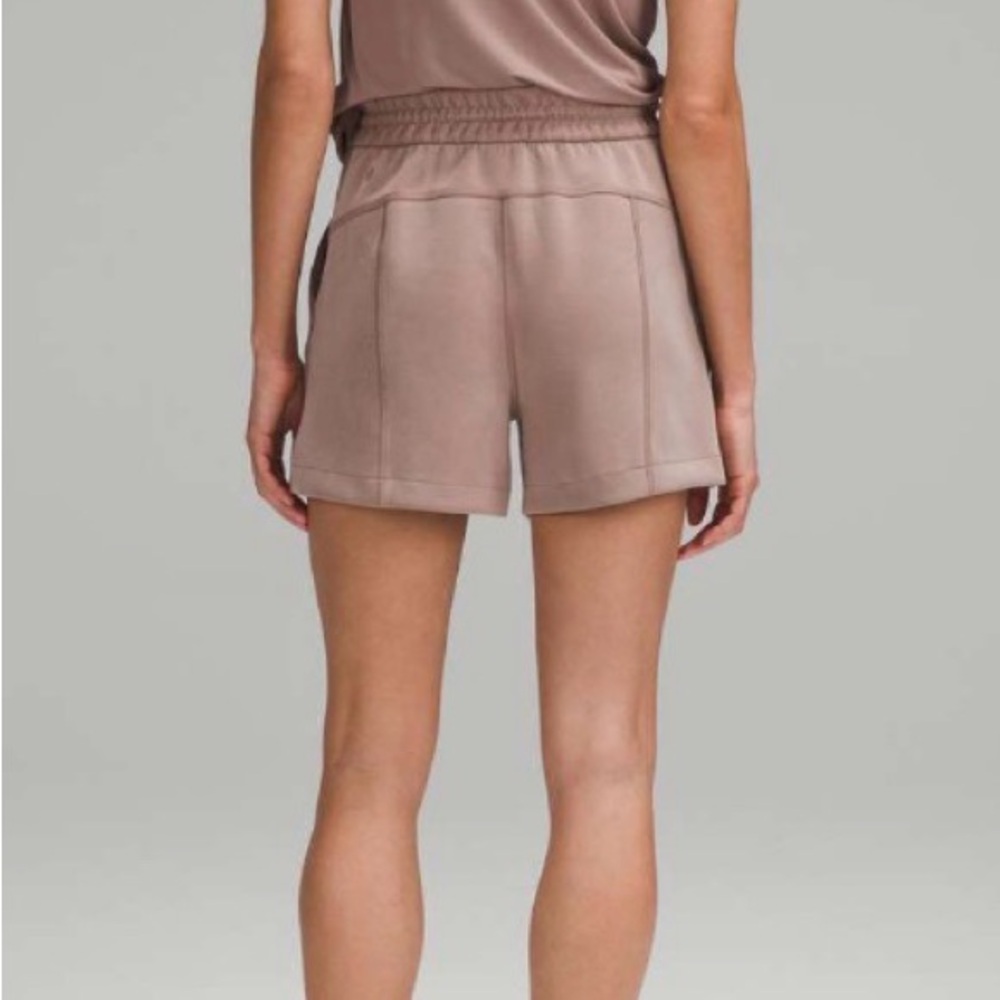 Lululemon Softstreme High-Rise Short 4" - Picture 2 of 6